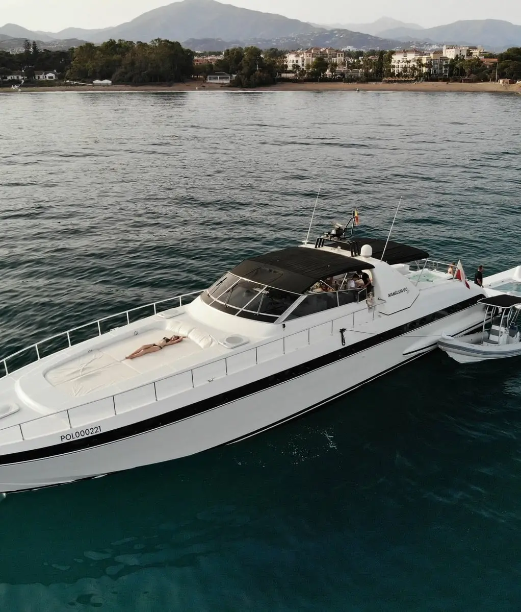 Mangusta 80 Nina under way off the coast