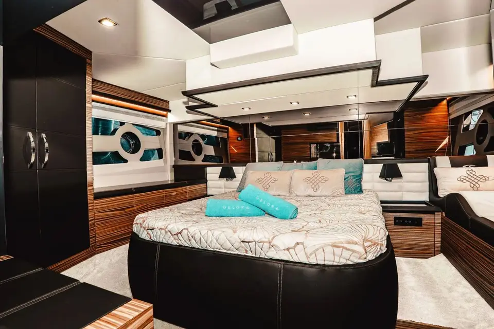 Master cabin with a double bed on Swederm